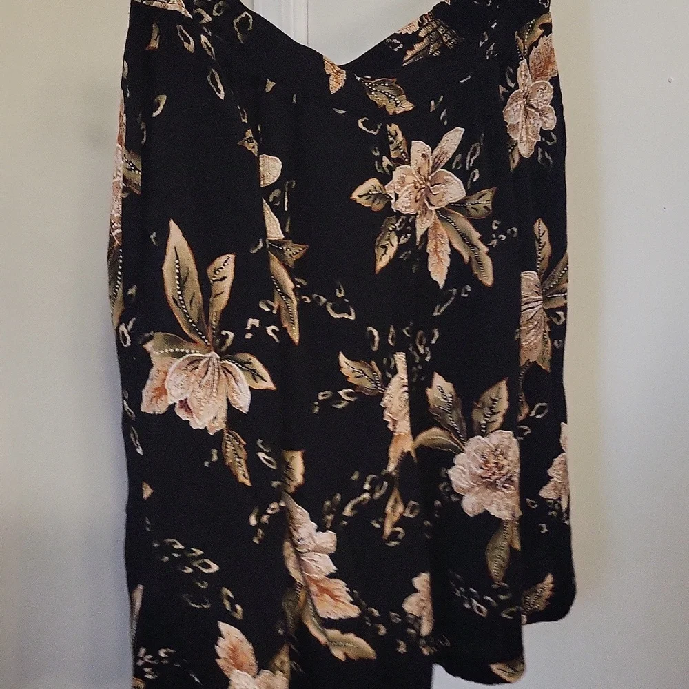 Jacqueline Smith plus size shorts - Picture 3 of 5